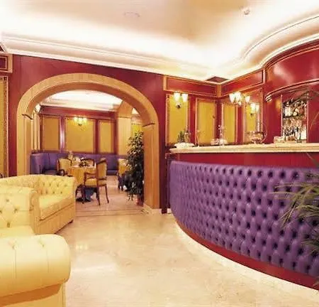 Fori Imperiali 3* 로마